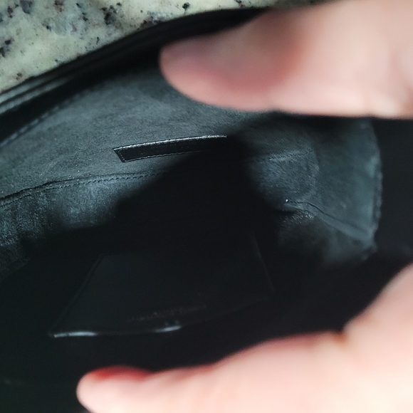 Saint Laurent Mini 5 To 7 Vertical Black Ysl - Picture 13 of 13